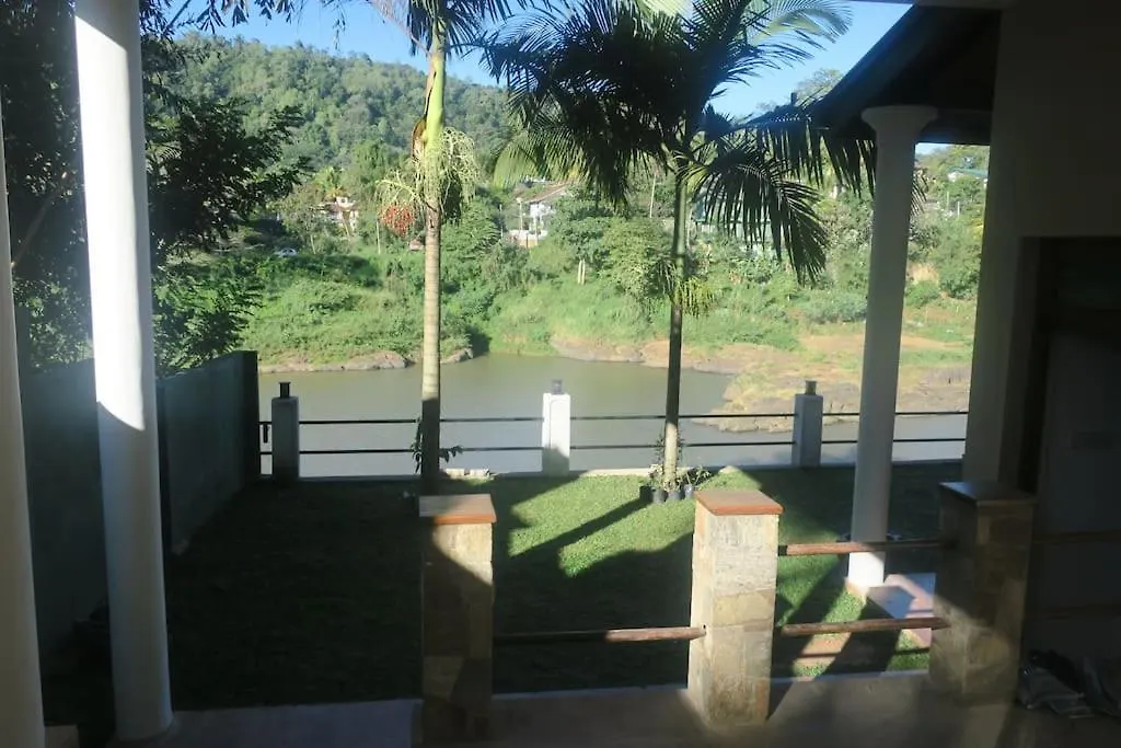 Homestay Riverview Kandy Sirimalwatta Sri Lanka